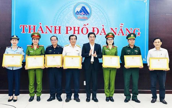 Đẩy mạnh chống buôn lậu, hàng giả, hàng kém chất lượng trong thương mại điện tử