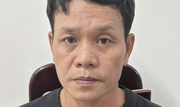 Bắt tạm giam đối tượng trùm đầu trộm máy tính