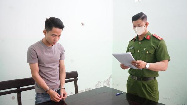 Tạm giam đối tượng mua bán hàng trăm thông tin tài khoản ngân hàng