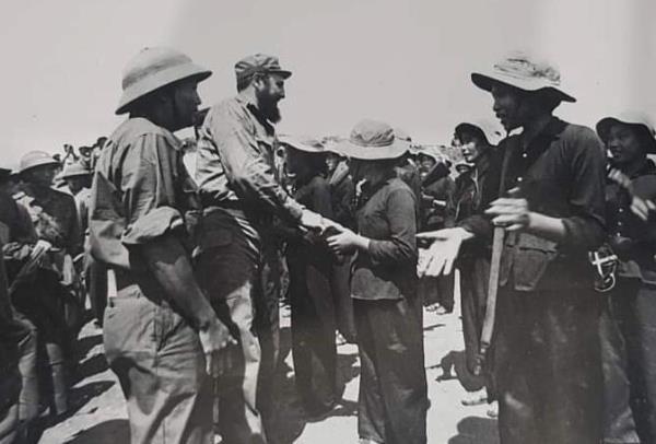 O Chẩm gặp Chủ tịch Fidel Castro ở Dốc Miếu