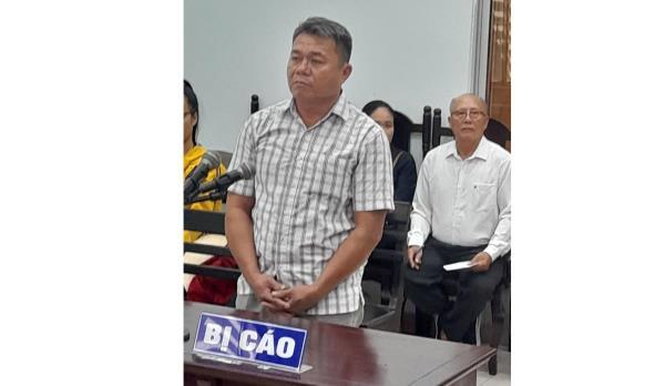 Mang tội giết người  vì tranh đất