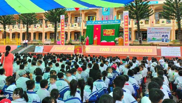 Đắk Nông: Công an huyện Đắk Rlấp nhân rộng Mô hình Cổng trường an toàn giao thông