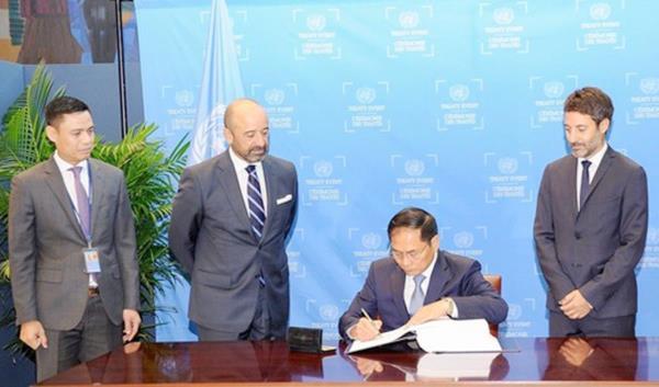 Việt Nam ký hiệp định mang tính lịch sử về biển cả