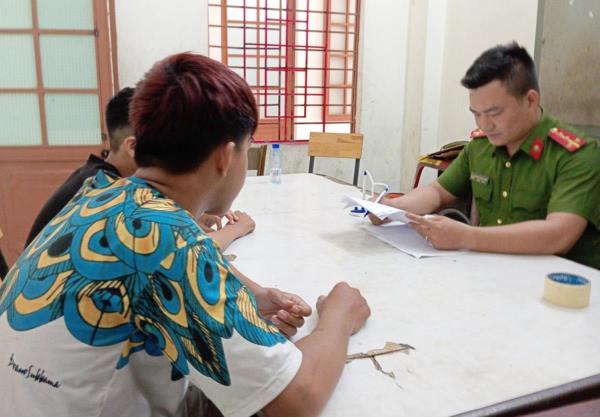 Trộm xe rồi trộm xăng đi gây án