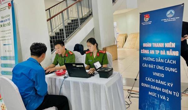 Tăng tỷ lệ tiếp nhận, giải quyết thủ tục hành chính qua dịch vụ công trực tuyến