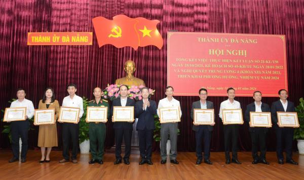 Đề nghị nâng chỉ tiêu phát triển Đảng viên so với số lượng đảng viên đầu năm lên 4%