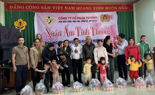 Trao gần 1.000 phần quà ý nghĩa cho trẻ em vùng cao Hướng Hóa – Quảng Trị