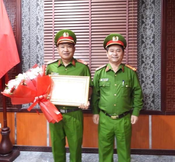 Bộ trưởng Bộ Công an tặng Bằng khen cho cá nhân thuộc Công an TP Đà Nẵng