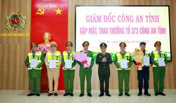 Nghệ An: Trong 1 tuần, Tổ công tác 373 huy động hàng trăm lượt cán bộ chiến sỹ kiểm tra 2000 phương tiện giao thông