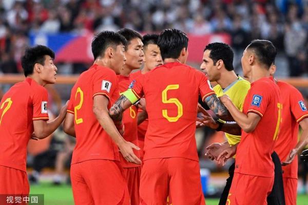 Đội tuyển Trung Quốc thua sốc Hồng Kông sau 38 năm