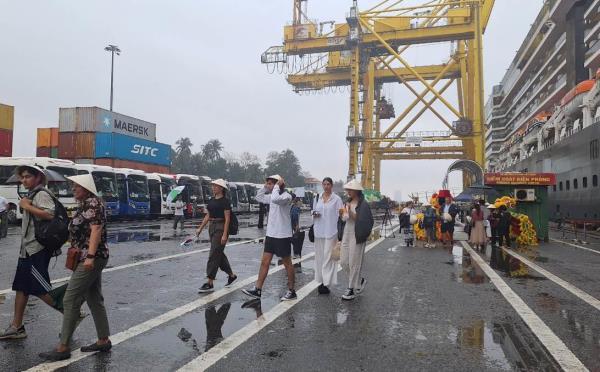 Hàn Quốc và Trung Quốc chiếm 42% tổng lượng khách quốc tế đến Việt Nam