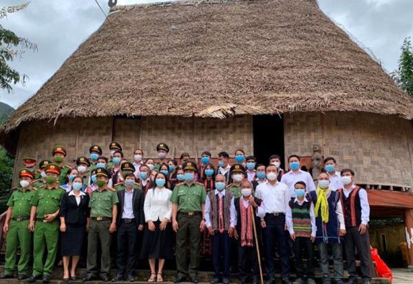 Khi được dân thương