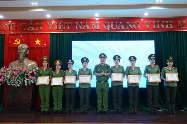 Phụ nữ Công an TP Đà Nẵng bản lĩnh, nhân văn, kỷ cương, trách nhiệm vì an ninh Tổ quốc, vì hạnh phúc gia đình
