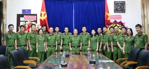 Lãnh đạo Công an TP Đà Nẵng thăm, chúc mừng Ngày truyền thống lực lượng Cảnh sát PCCC và CNCH