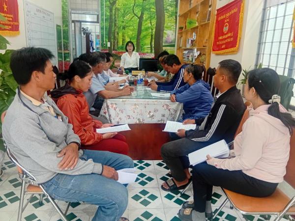 Giải ngân 500 triệu đồng giúp nông dân trồng hoa cúc chậu