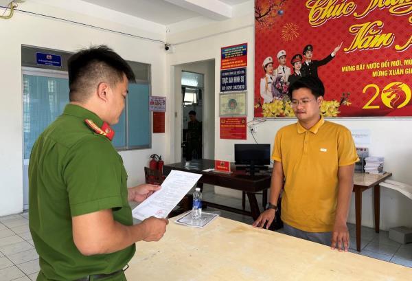 Lên mạng xã hội uy hiếp con nợ