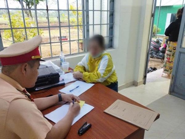 Muôn kiểu xem thường tính mạng khi tham gia giao thông