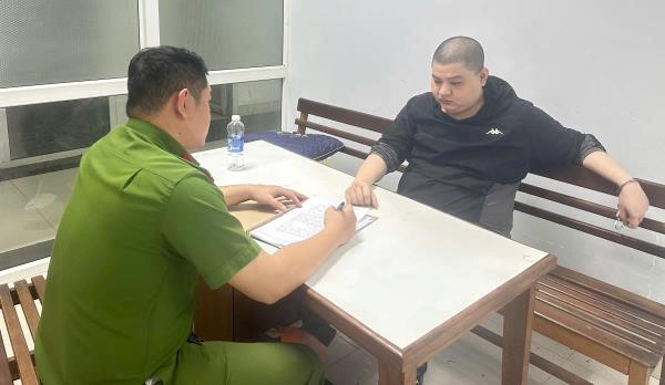 Vận động đối tượng lừa đảo ra đầu thú