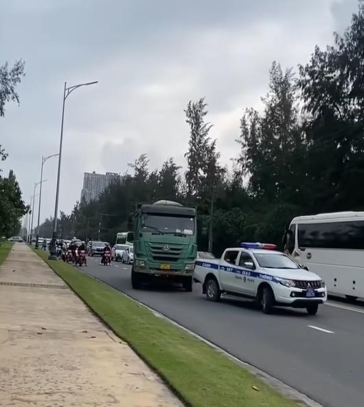 Tạm giữ hình sự tài xế xe tải gây náo loạn đường phố