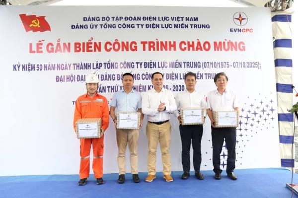 EVNCPC đóng điện đưa vào vận hành công trình trạm biến áp (TBA) 110kV Phú Hòa (Phú Yên)