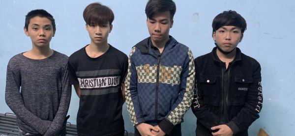 Nhóm đá xế sa lưới