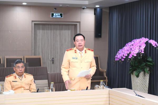 Lực lượng Cảnh sát giao thông đã làm rất tốt nhiệm vụ thức cho dân ngủ, gác cho dân vui chơi