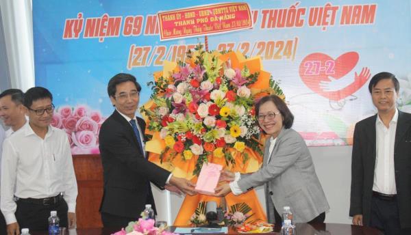 Phó Chủ tịch UBND TP Đà Nẵng thăm, chúc mừng Ngày Thầy thuốc Việt Nam