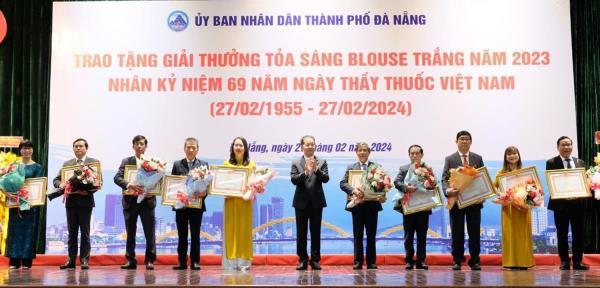 Tôn vinh các tập thể, cá nhân xuất sắc ngành Y