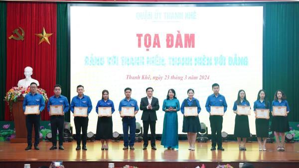 Tạo nguồn phát triển đảng viên ngay từ cơ sở