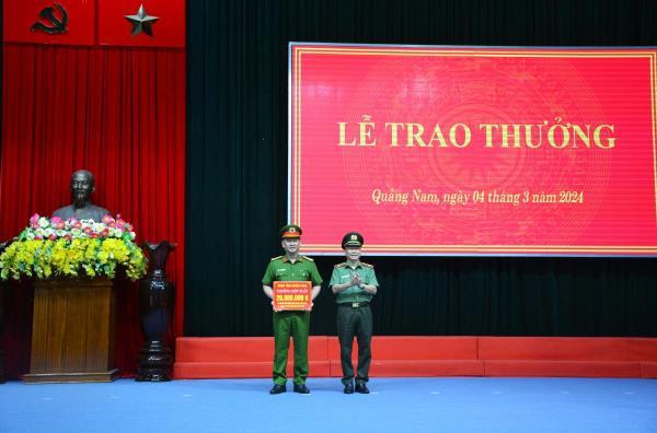 Khen thưởng đột xuất thành tích phá chuyên án ma túy