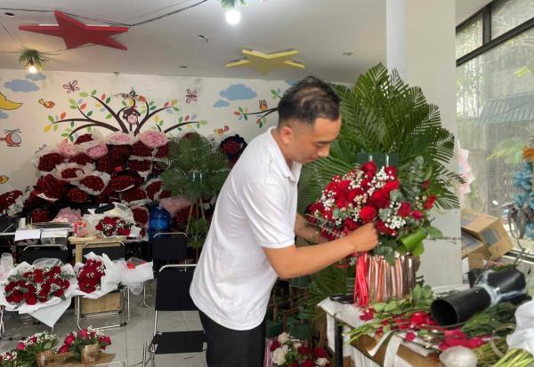 Hoa tươi tăng giá dịp lễ 8-3 tại Huế