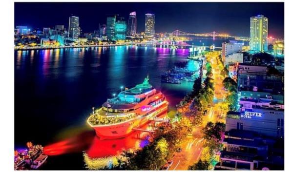 Du thuyền Hạnh phúc - Happy Yacht - du thuyền nổi duy nhất trên dòng sông Hàn