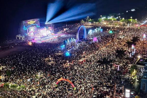 Sôi động lễ hội du lịch Cửa Lò năm 2024