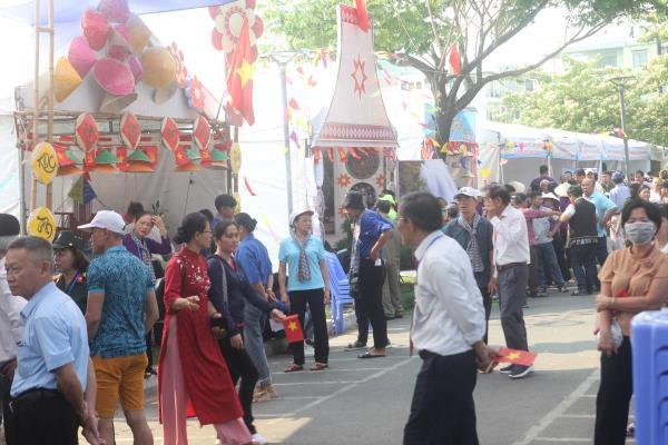 Nhiều hoạt động sôi nổi diễn ra tại Hội trại Ngày hội non sông ở cơ sở.