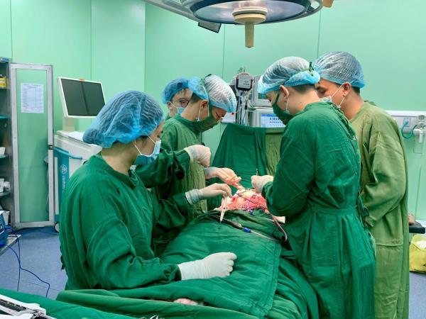 Nghệ An: Cứu sống nam sinh 16 tuổi bị đa chấn thương nặng do tai nạn giao thông