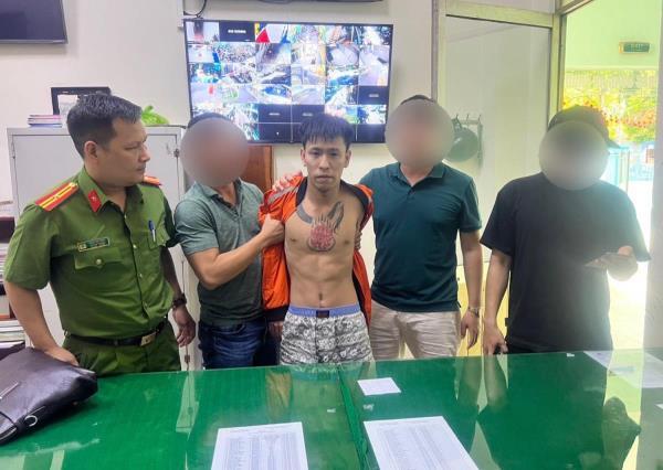 Giả nữ tu sĩ lên mạng xã hội lừa tiền từ thiện