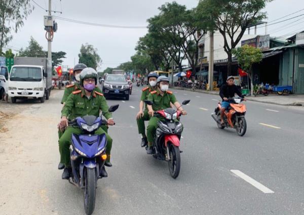 Hòa Tiến nhân rộng mô hình Hộ gia đình nói không với vi phạm pháp luật