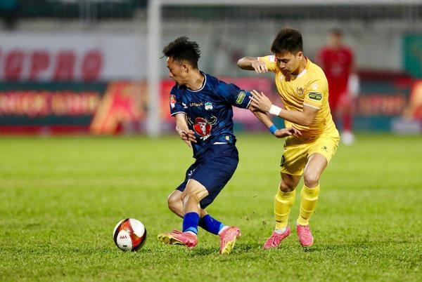 Chật chội nửa dưới bảng xếp hạng