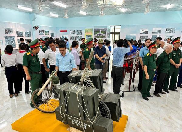 Triển lãm 150 hiện vật, tư liệu, hình ảnh Huyền thoại Trường Sơn