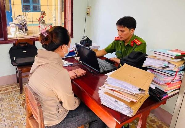 Đến nhà người quen khoắng của