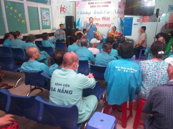 Mang Tiếng hát yêu thương đến với bệnh nhân ung thư