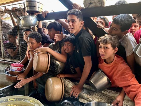 Mỹ lần đầu tiên tạm dừng chuyển vũ khí cho Israel