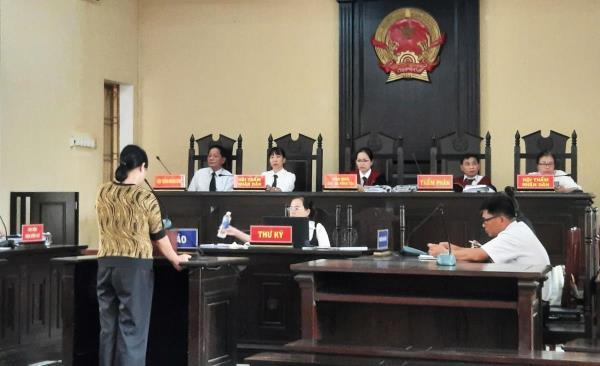 Nợ chồng chất, cò đất giở chiêu lừa đảo