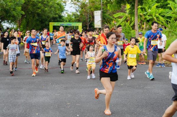 200 gia đình tại Đà Nẵng tham gia chạy bộ chào mừng Ngày Gia đình Việt Nam