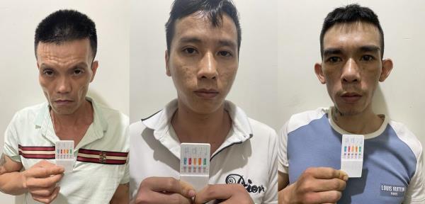 Bắt con nghiện lộ súng đạn