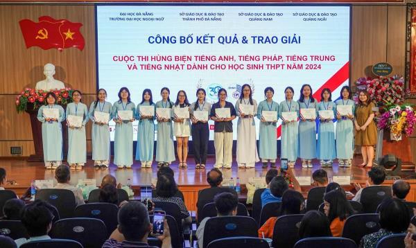 Trao 62 giải cuộc thi Hùng biện ngoại ngữ dành cho học sinh THPT năm học 2024