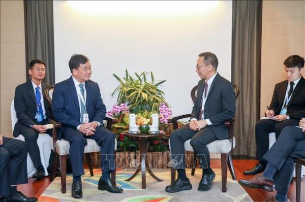 Việt Nam có nhiều cuộc gặp gỡ, tiếp xúc song phương