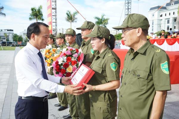 Đà Nẵng đồng loạt tổ chức ra mắt Lực lượng tham gia bảo vệ an ninh trật tự ở cơ sở