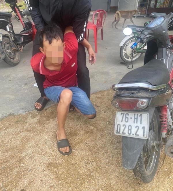 Truy nóng đối tượng đá xế