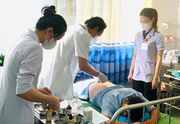 Khám chữa bệnh miễn phí cho người dân Hòa Bắc